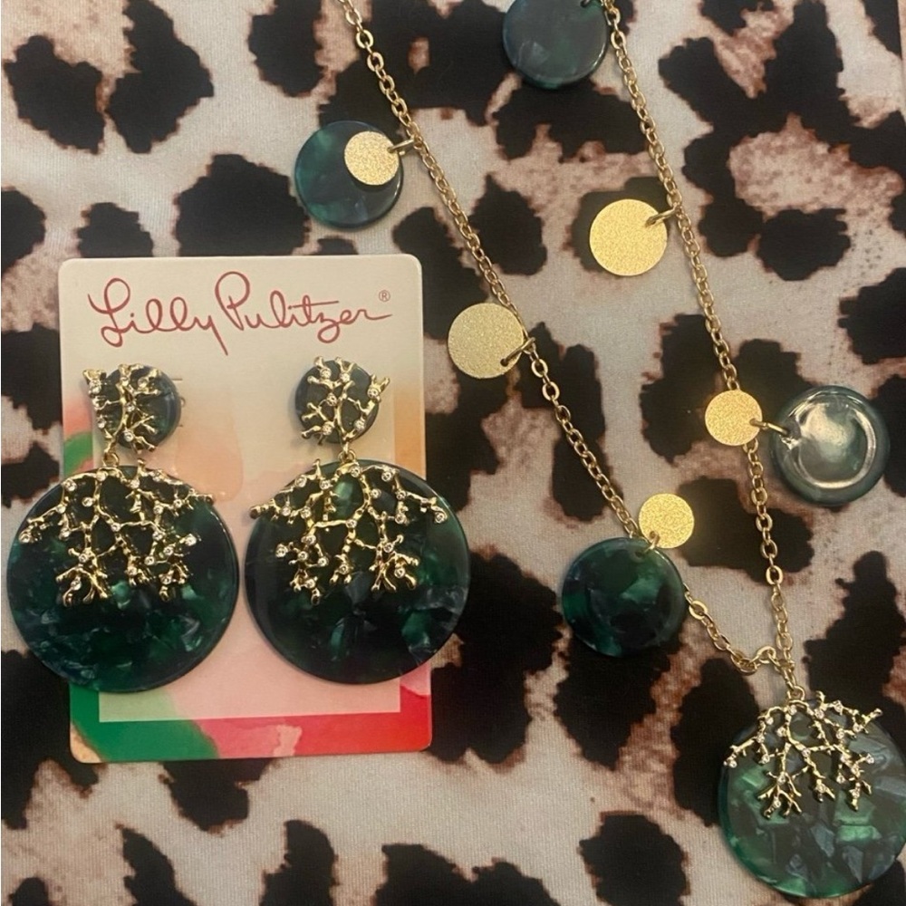 Lilly Pulitzer Coral Cove Earrings & Necklace set in Emerald Isle